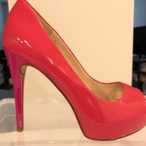 GUESS pumps